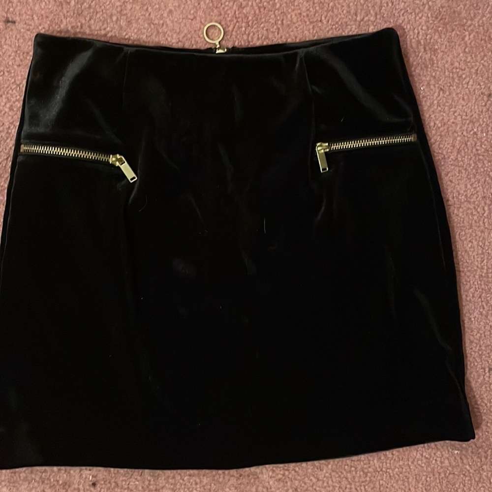 Black skirt